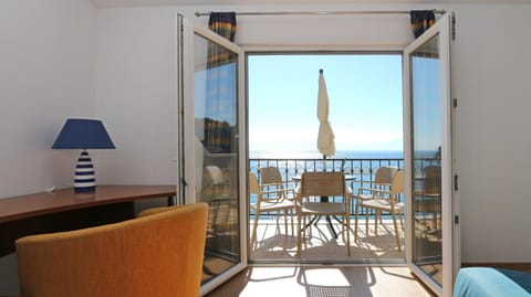 Apartments on the beach-Drvenik Apartment in Dubrovnik-Neretva County