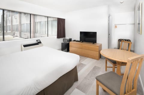 Bed, Photo of the whole room, Seating area