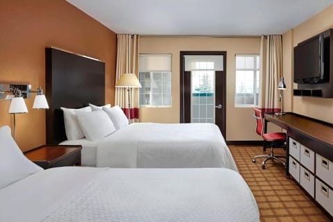 Four Points by Sheraton Hotel & Suites Calgary West Hotel in Calgary