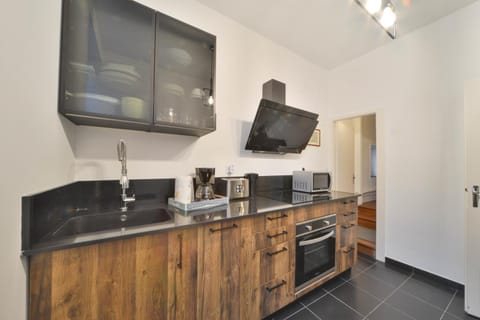 Coffee/tea facilities, minibar, pet friendly, stove, toaster, kitchen