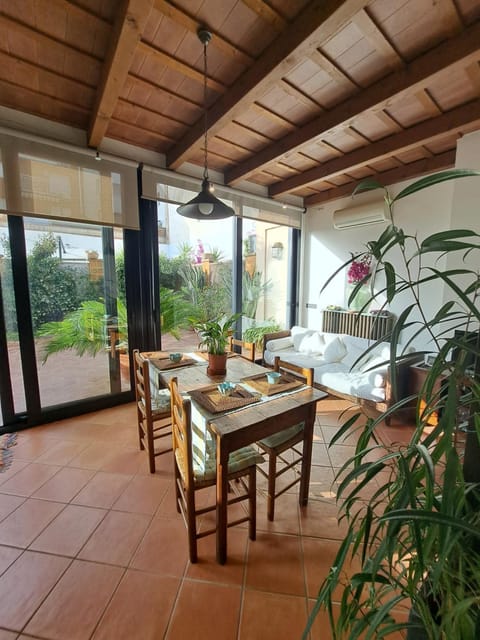 Patio, Day, Garden, View (from property/room), Living room, Seating area, Dining area, Garden view