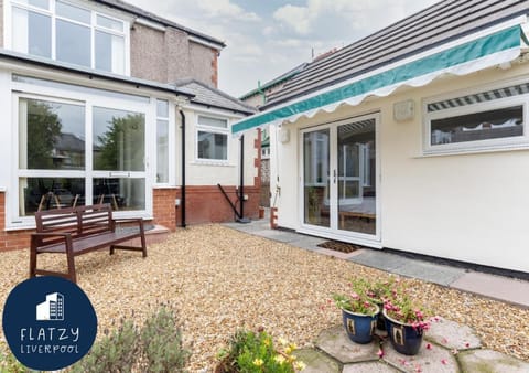 Property building, Patio