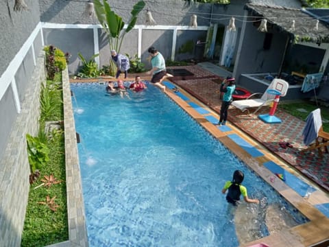 Villa Dhanty Chalet in Cisarua