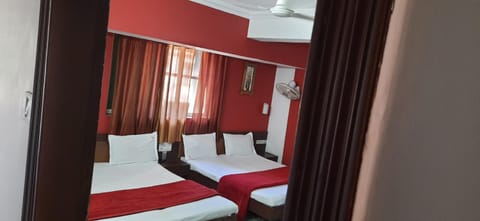 HOTEL S K PALACE Hotel in Mahabaleshwar