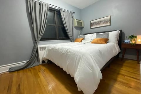 Luxury Meets Convenience! Near NYC & EWR Airport Condo in Hasbrouck Heights