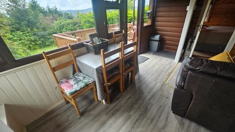 Cosy 2 bedroom Log Cabin in Snowdonia Cabin151 Cabin in Trawsfynydd