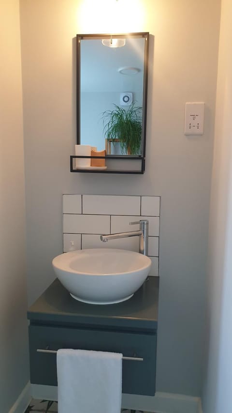 The Cube at No. 21. Modern & Stylish getaway. Apartment in Ilfracombe