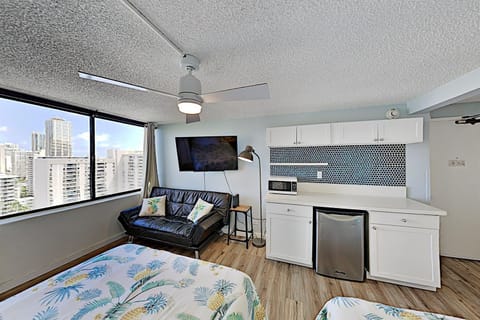 Hawaiian Monarch 2108 condo Apartment in McCully-Moiliili