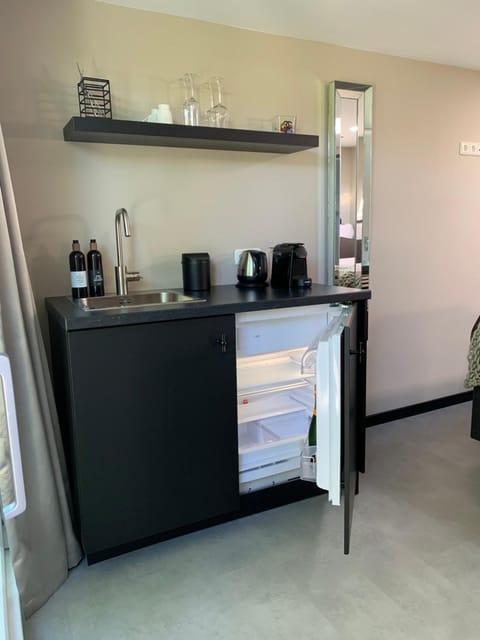 Coffee/tea facilities, Kitchen or kitchenette