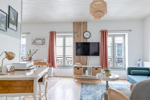 Communal lounge/ TV room, TV and multimedia, Living room, Seating area