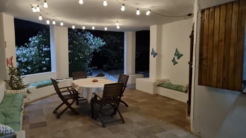 Le Farfalle Appartamento in villa trifamiliare House in Porto Istana