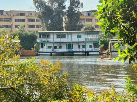 Houseboat65 - Historic home on the Nile - Central Cairo Apartamento in Cairo
