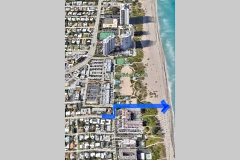 The Beach House at Seascape Steps from the Beach, Marina and Shops! House in Riviera Beach