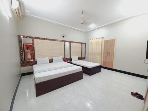 Rose Palace Family Guest House Hotel in Karachi