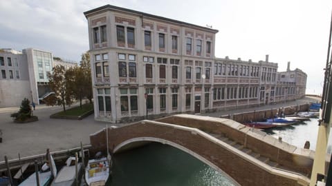 View (from property/room), City view, Landmark view