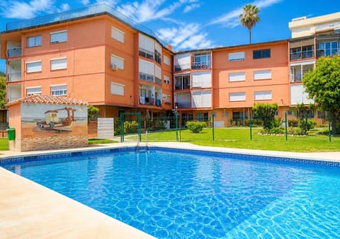 Property building, Day, Garden, Garden view, Pool view, Swimming pool