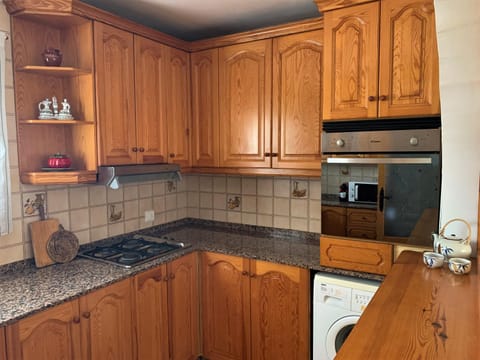 pet friendly, stove, washing machine, kitchen
