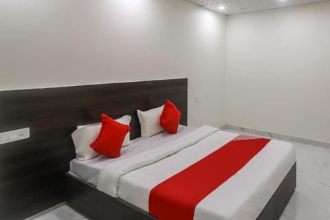 OYO Hotel Galaxy Hotel in Noida