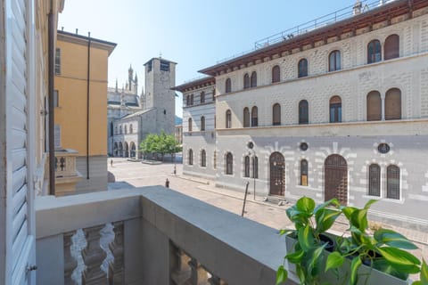 Balcony/Terrace, City view, Street view