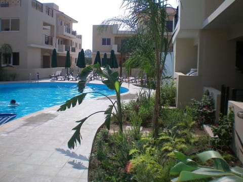 104 Excellent 2 bed apartment with pool view, AC & gym! Condo in Larnaca District