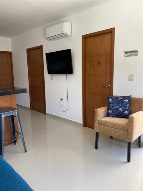 Communal lounge/ TV room, Living room, air conditioner