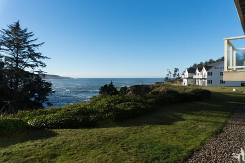 Commodore 1 House in Depoe Bay