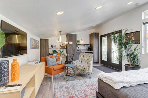 Stylish and Modern Boise Studio with Foothills Views! Condominio in Garden City