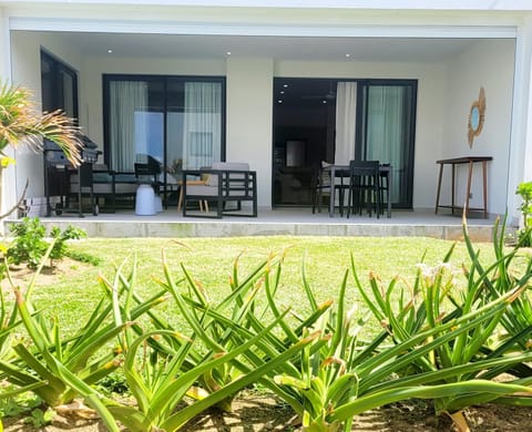 Eastern Blue - Sea View Luxury Apartment Condo in Mauritius