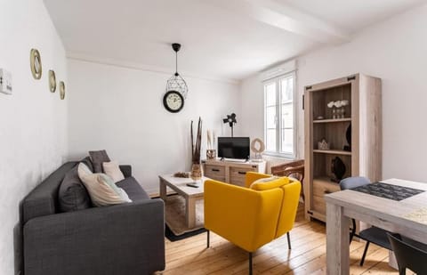 Communal lounge/ TV room, TV and multimedia, Living room, Seating area