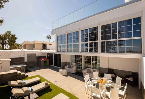 Refurbished Seafront Apartment House in Maspalomas