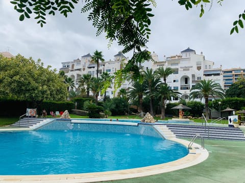 Property building, Garden, Swimming pool