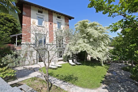 Villa Magnolia Villa in Province of Lecco