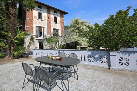 Villa Magnolia Villa in Province of Lecco