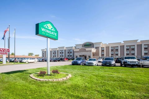 Wingate by Wyndham Detroit Metro Airport Hotel in Romulus