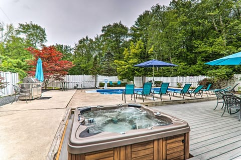 Poconos Paradise with Game Room and Private Pool! House in Middle Smithfield