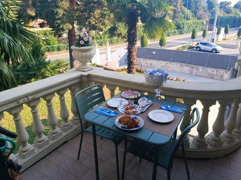 Balcony/Terrace, Breakfast