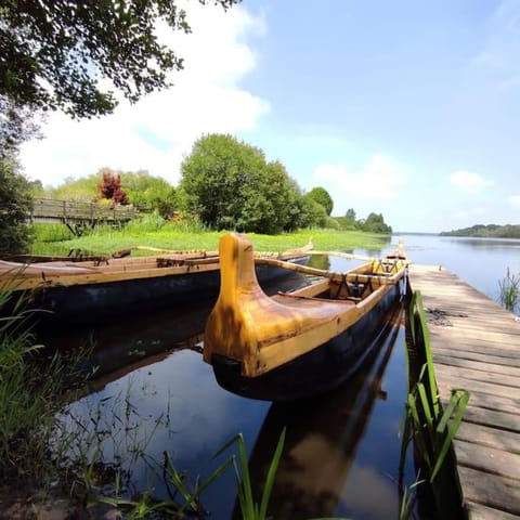 Nearby landmark, Natural landscape, Lake view