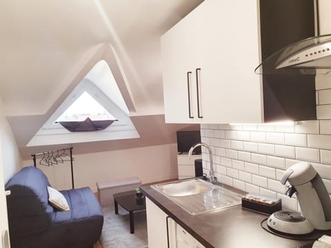 Communal lounge/ TV room, Kitchen or kitchenette, Living room