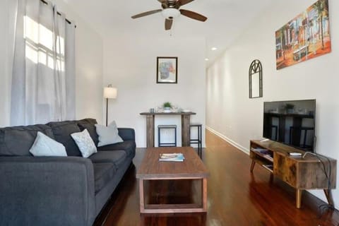 Fabulous Franklin 2BD steps from St Claude Ave Maison in Ninth Ward