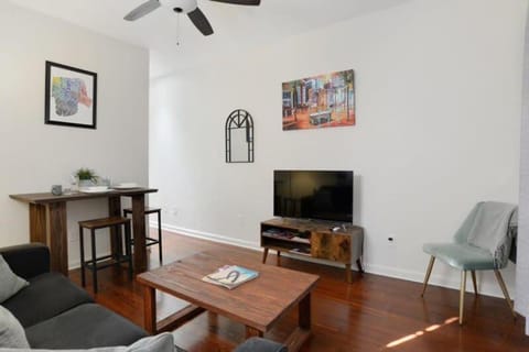 Fabulous Franklin 2BD steps from St Claude Ave House in Ninth Ward