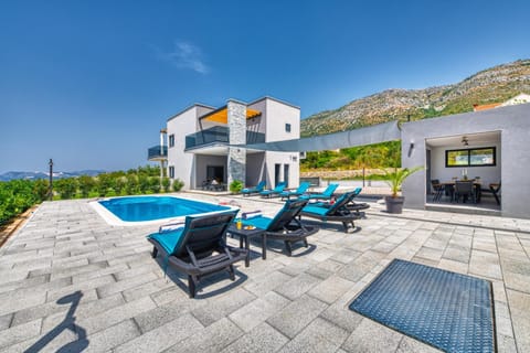 Luxury Villa Bava-5minutes to center Chalet in Cavtat