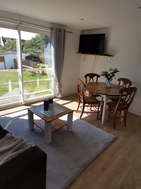 Living room, Dining area, Garden view
