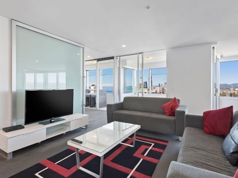 Luxury 3 Bedroom Apartment in Q1 with Ocean Views Condo in Surfers Paradise Boulevard
