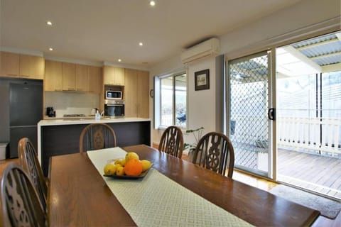 Fermoy Cottage House in Healesville