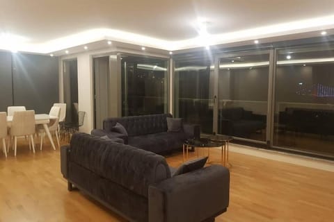 Full Bosphorus view new 3 bedroom apartment beside Çamlıktepe Park in famous Uskudar on the Asian side of Istanbul Wohnung in Istanbul