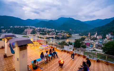 Property building, Winter, Balcony/Terrace, Balcony/Terrace