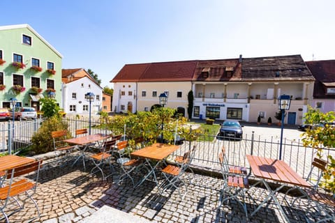 Schwarzacher Hof in Niederbayern Hotel in Straubing-Bogen