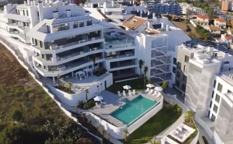 Property building, Bird's eye view, Swimming pool