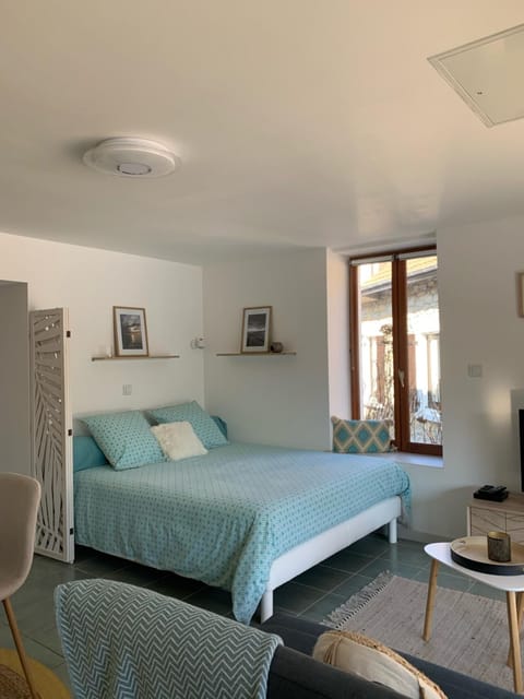 Les Hortensias, charmante petite maison en pierre House in Hauts-de-France