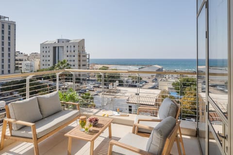 Patio, Day, View (from property/room), Balcony/Terrace, Seating area, Sea view